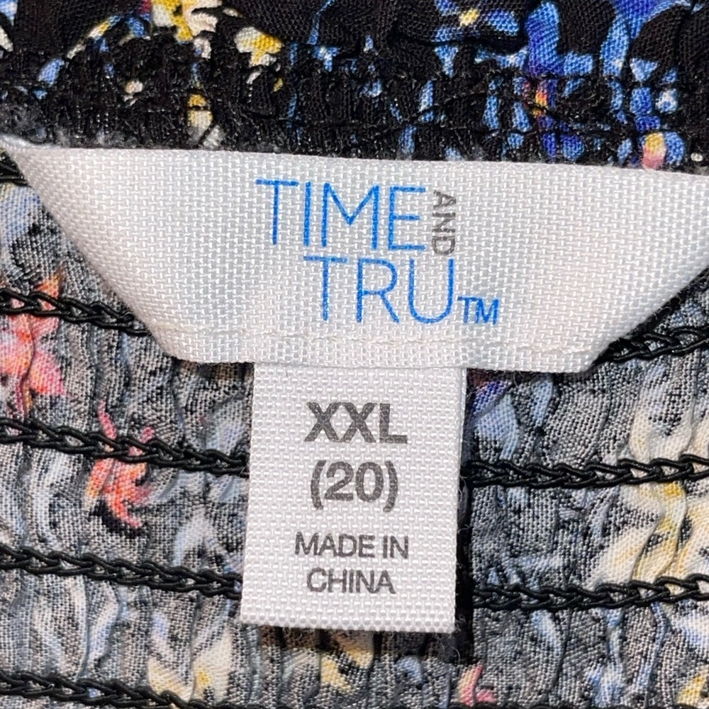 Time And Tru Women's Smocked Eyelet Dress - Picture 5 of 6